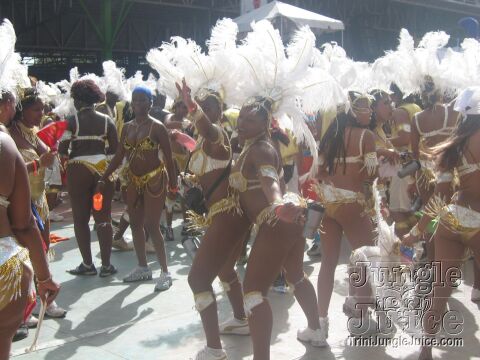 tntc2k5_poison_tue-043