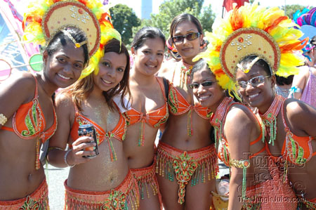 caribana_parade_pt2-075