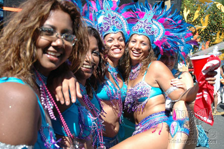 caribana_parade_pt2-110