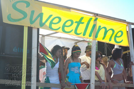 caribana_parade_pt2-128