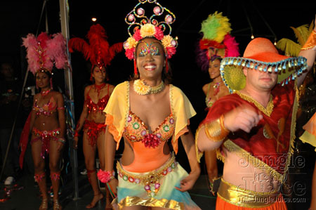 genesis_2k6_launch-003