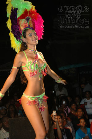 genesis_2k6_launch-004