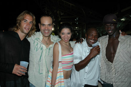 islandpeople_2k6_launch-183