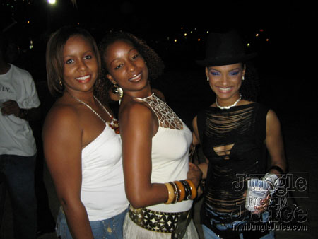 islandevents_2k6_launch-04