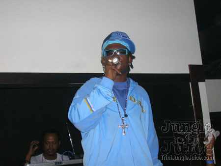 1-madhouse_flagparty-02