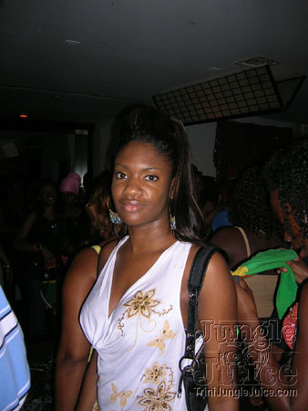 1-madhouse_flagparty-05