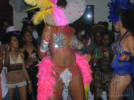 1-madhouse_flagparty-10