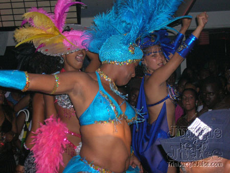 1-madhouse_flagparty-11