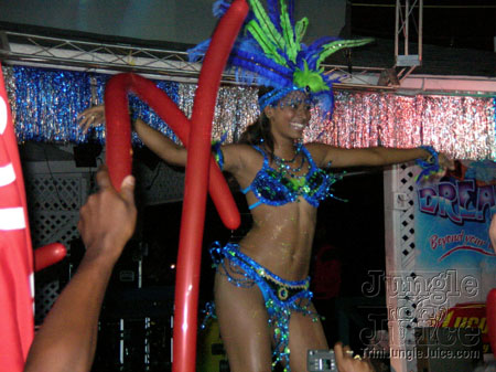 poison_2k6_launch-075