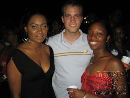 poison_2k6_launch-116