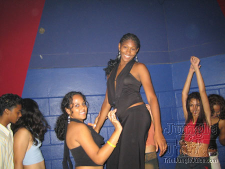 red_dight_district-32