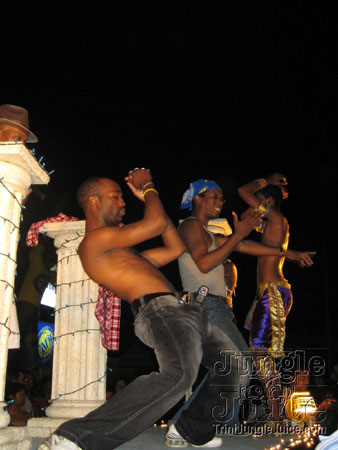 trini_revellers_2k6_launch-091