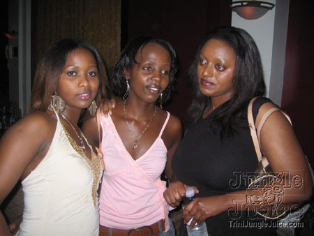 xclusv_houseparty_apr04-04