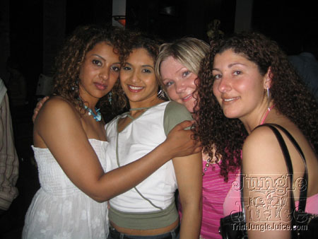 xclusv_houseparty_apr04-15