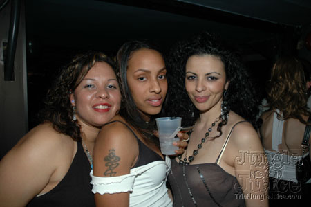 xclusv_nye_2005-42