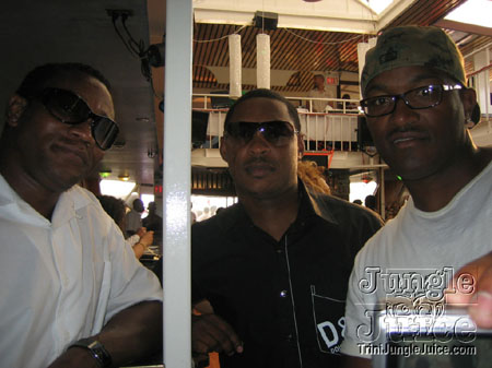 all_ah_we_boatride_2006-10