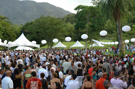 beach_house_carnival_2006-006