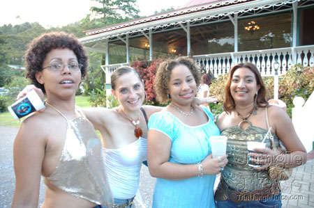 beach_house_carnival_2006-016