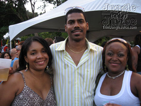 beach_house_carnival_2006-027