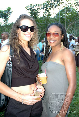 beach_house_carnival_2006-042