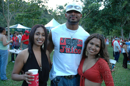 beach_house_carnival_2006-046