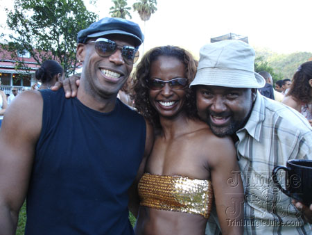 beach_house_carnival_2006-088