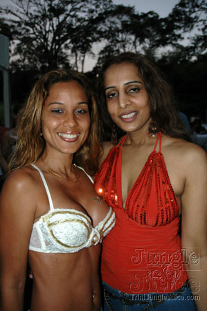 beach_house_carnival_2006-099