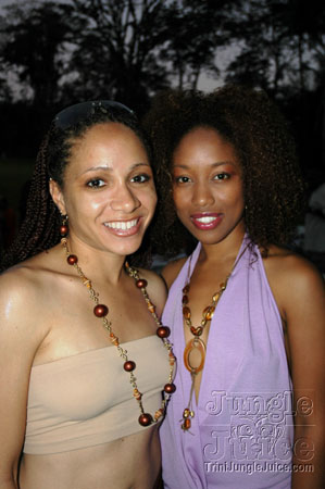 beach_house_carnival_2006-101