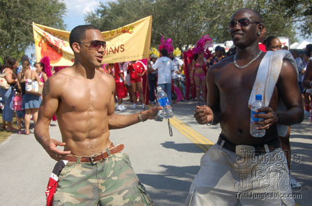 broward_carnival_2006_pt1-017
