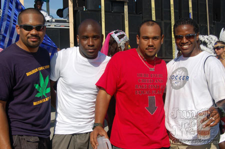 broward_carnival_2006_pt1-049