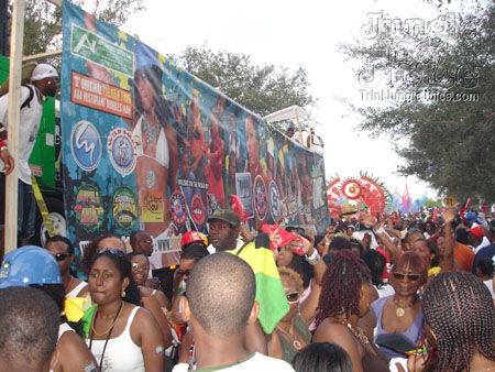 broward_carnival_2006_pt2-035