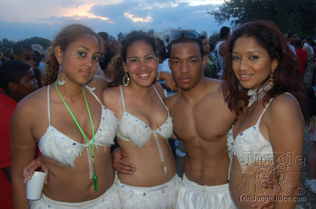 broward_carnival_2006_pt2-055