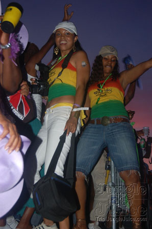 broward_carnival_2006_pt2-057