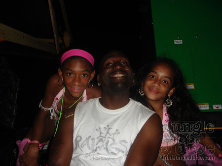 broward_carnival_2006_pt2-076