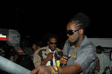 broward_carnival_2006_pt2-095