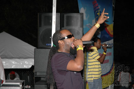 broward_carnival_2006_pt2-097