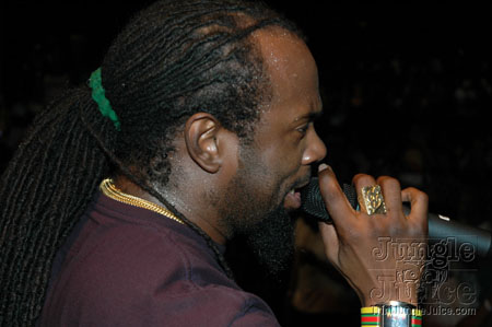 broward_carnival_2006_pt2-101