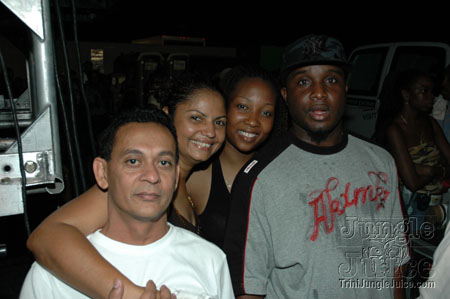 broward_carnival_2006_pt2-131