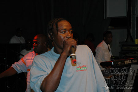 broward_carnival_2006_pt2-132