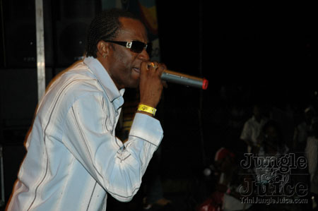 broward_carnival_2006_pt2-139