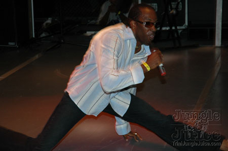 broward_carnival_2006_pt2-156