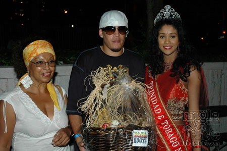 carnival_in_nyc_2006-28