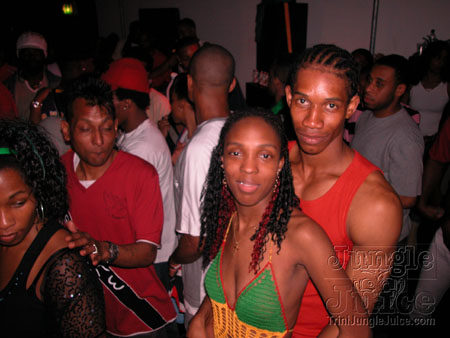 cocoyea_redwhiteblack-16