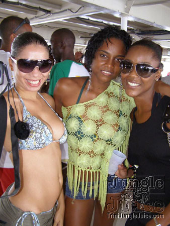2-booze_cruise_2006-05