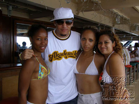 2-booze_cruise_2006-10