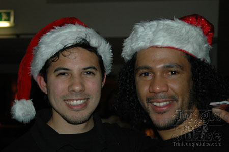 danclair_xmas_party_2006-31