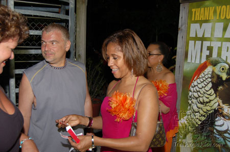 miami_flygirls_fiesta-01