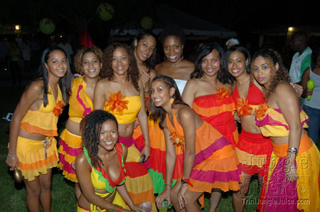 miami_flygirls_fiesta-02