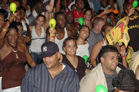 miami_flygirls_fiesta-81