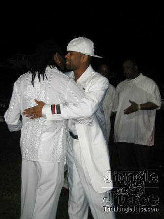 glow_exotica_2006-06